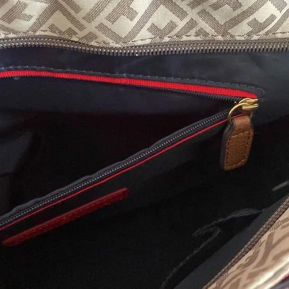TOMMY HILFIGER  brown logo monogram tote. - Picture 5 of 12